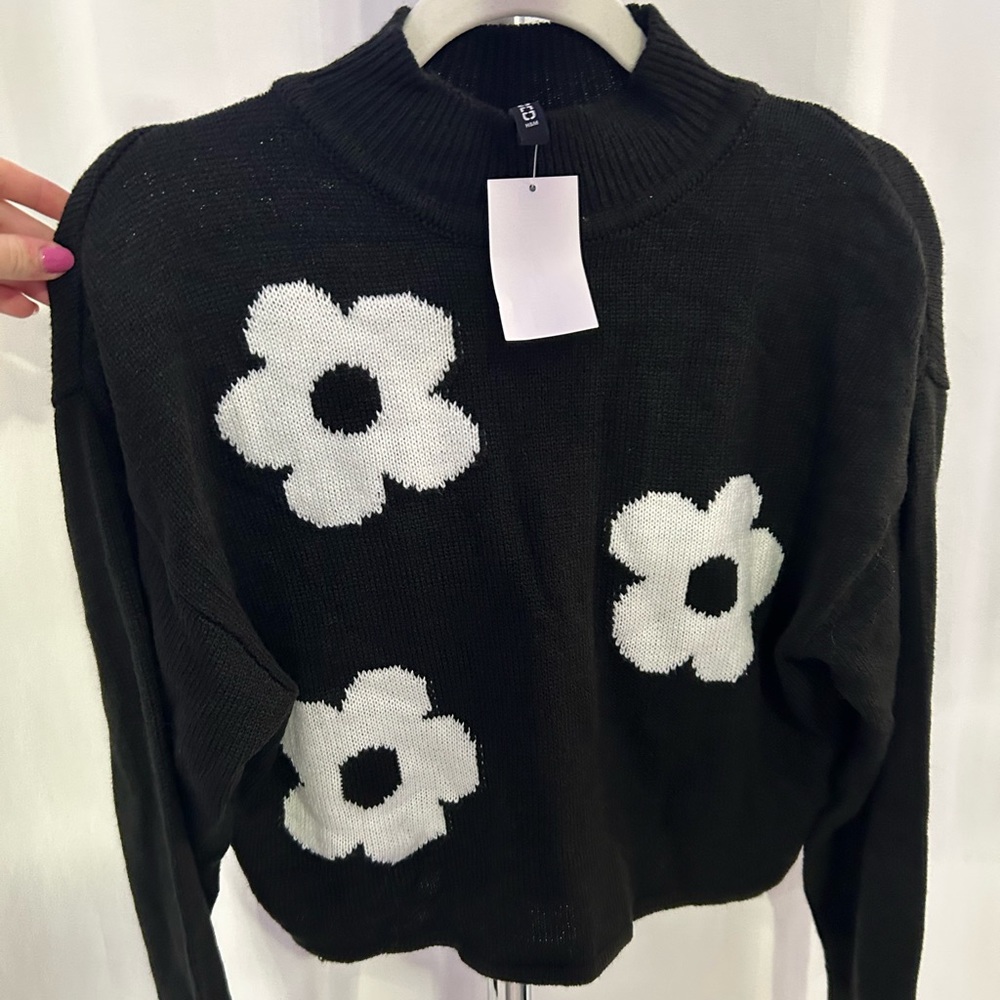 Flower Cropped Sweater - NEW WITH TAGS!